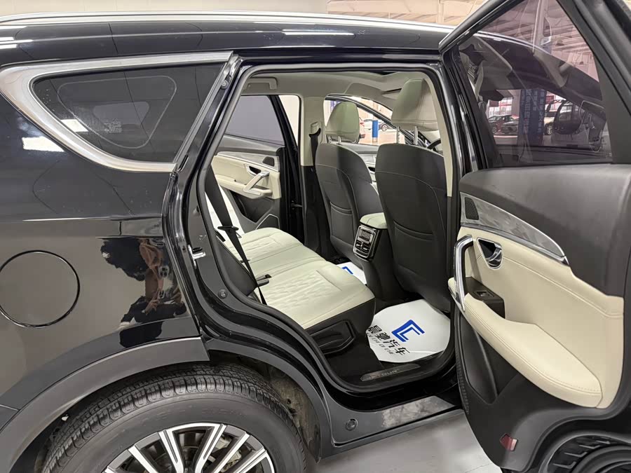 Jetour X70 PLUS 2022 #14 Jetour X70 PLUS 2022 car image #14