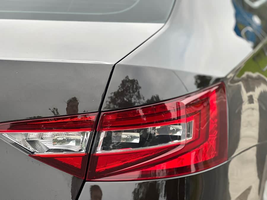 Skoda Superb 2018 #14 Skoda Superb 2018 car image #14