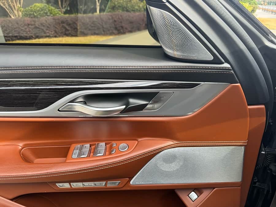 BMW 7 Series 2017 car image #14