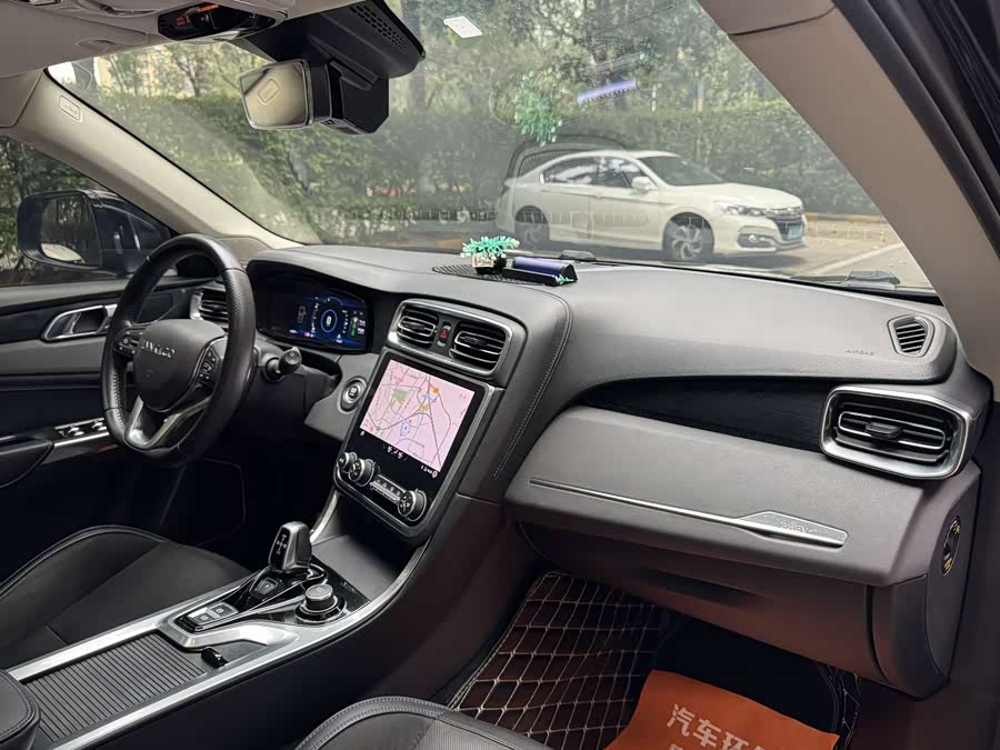 Lynk & Co 01 EM-P 2019 car image #14