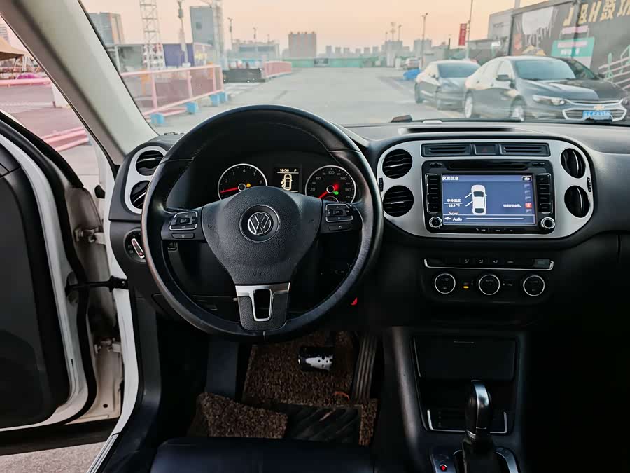 Volkswagen Tiguan 2013 #14 Volkswagen Tiguan 2013 car image #14