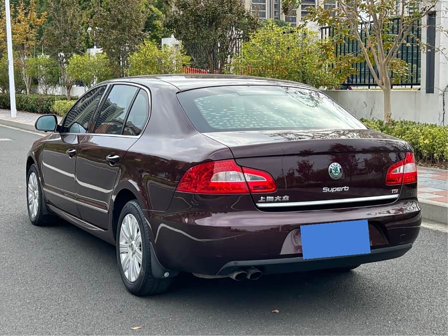 Skoda Superb 2012 immagine di auto #14