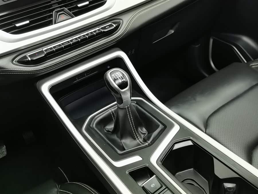 GEELY Vision X6 2020 car image #14