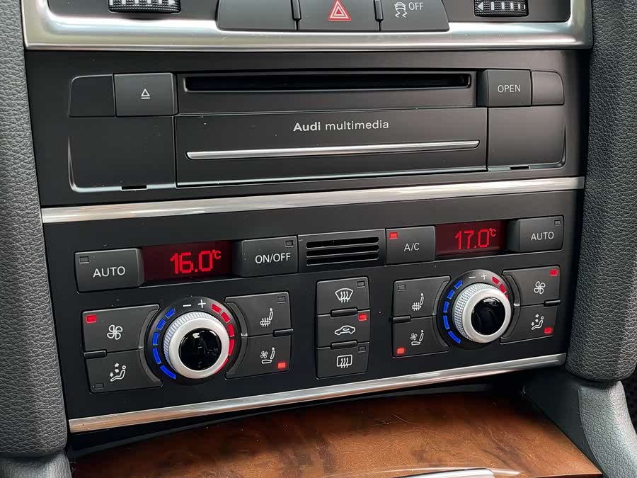 Audi Q7 2015 car image #14