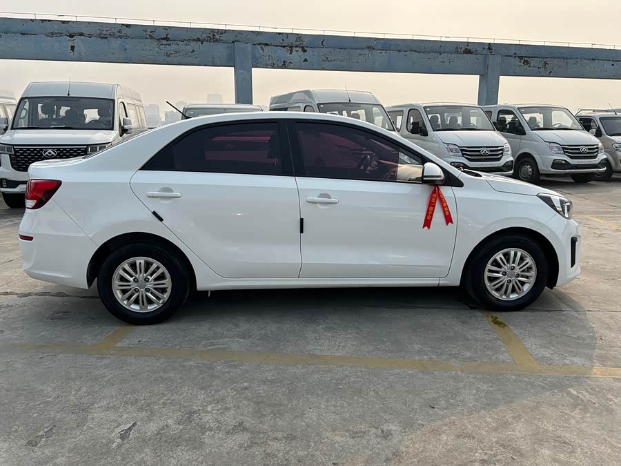 起亚 焕驰 2017 汽车图片 #14