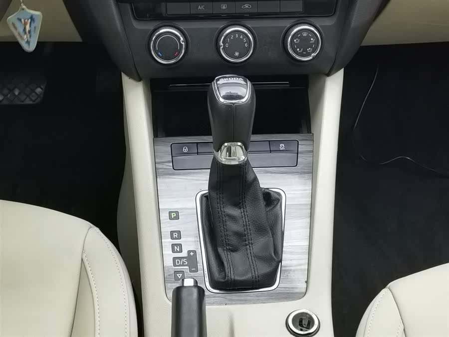 斯柯达 明锐 2014 汽车图片 #14