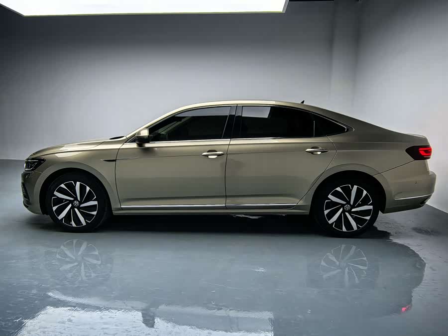 Volkswagen Passat 2022 imagen de coche #14