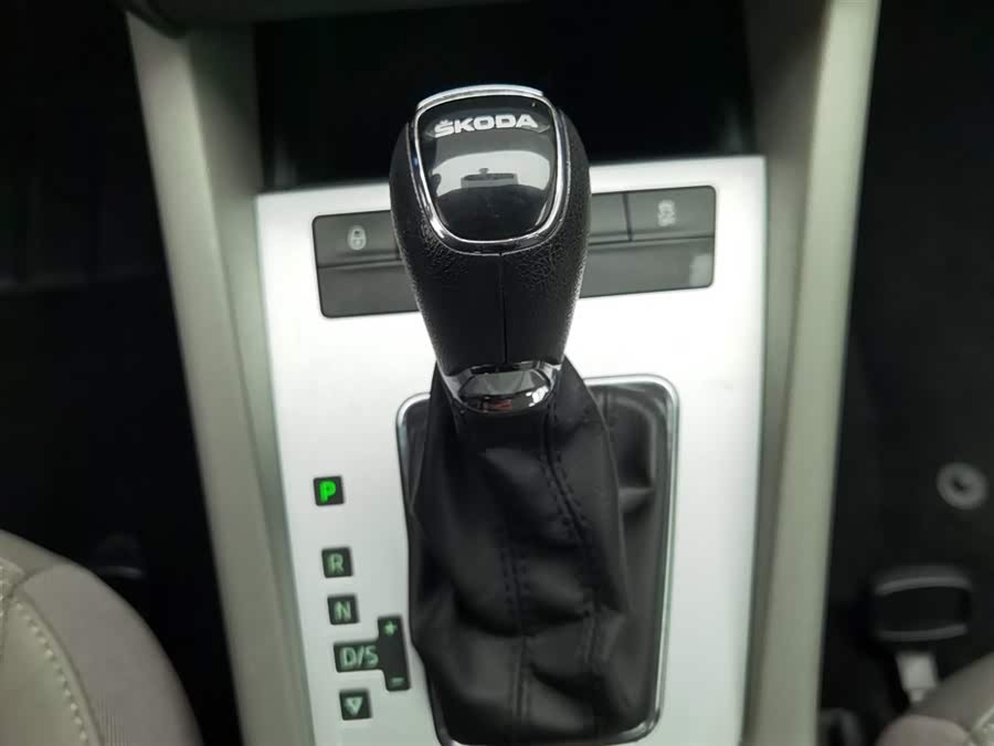 Skoda Octavia 2015 car image #14