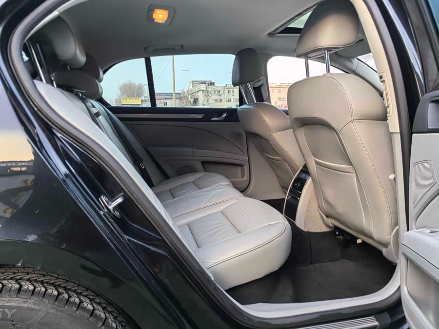 Skoda Superb 2012 imagem de carro #14