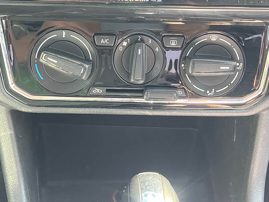 Volkswagen Jetta 2017 immagine di auto #14