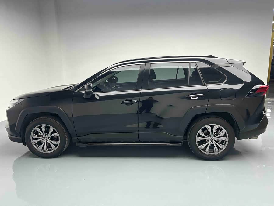 Toyota RAV4 2023 car image #14