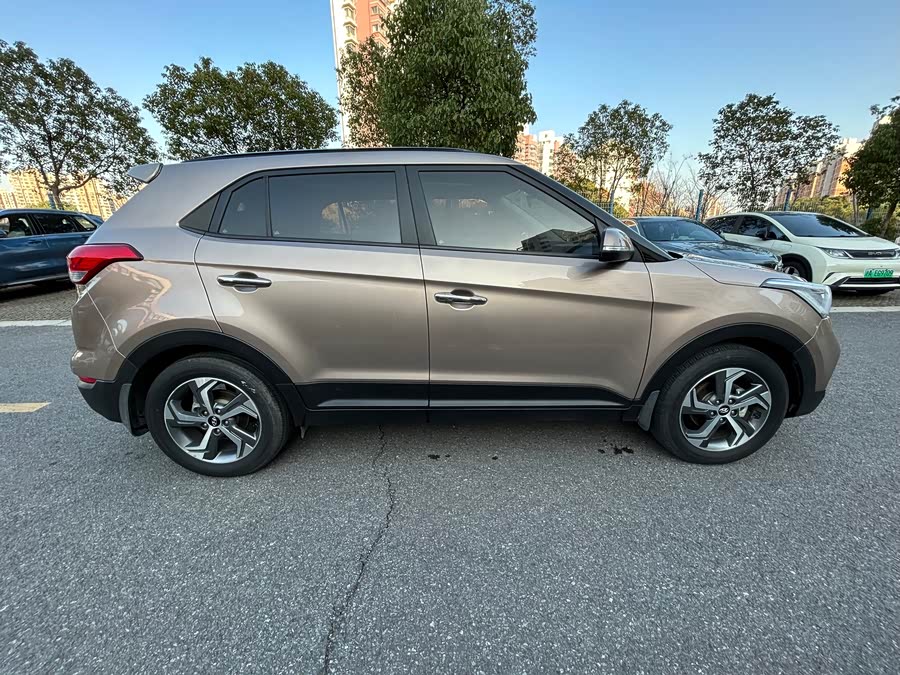 Hyundai ix25 2019 #14 Hyundai ix25 2019 car image #14