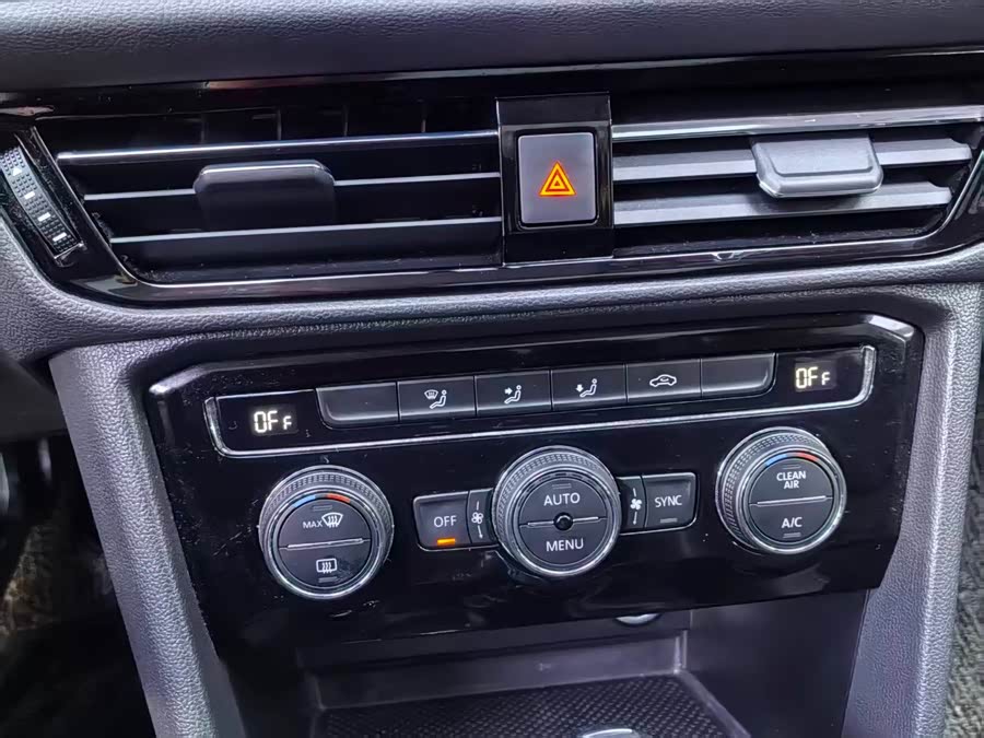 Volkswagen Tharu 2020 car image #14