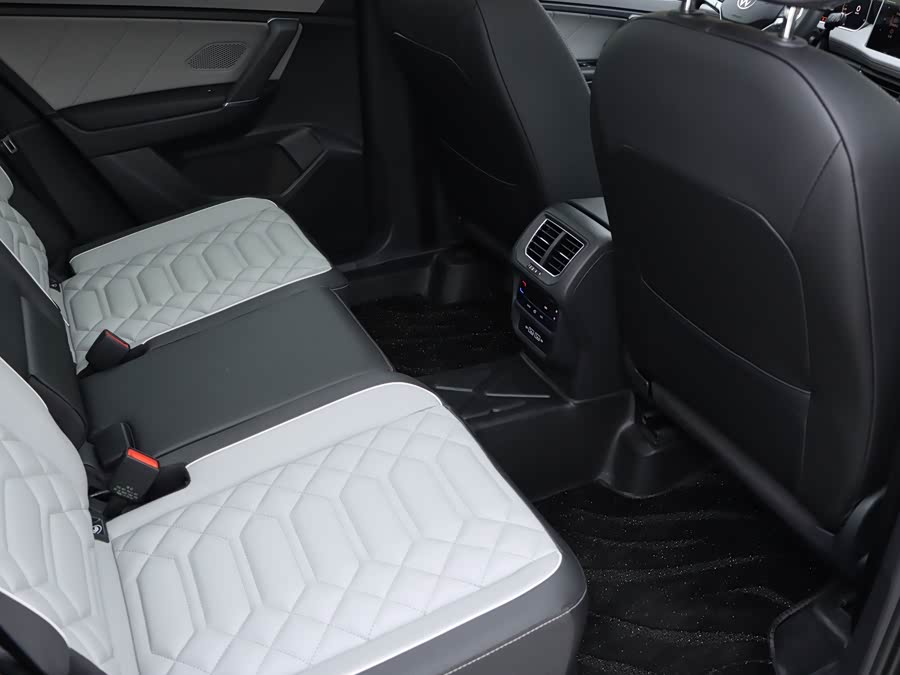 Volkswagen Tayron 2022 immagine di auto #14