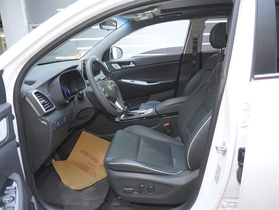 Hyundai Tucson 2021 car image #14