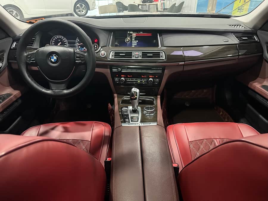 BMW 7 Series 2013 car image #14