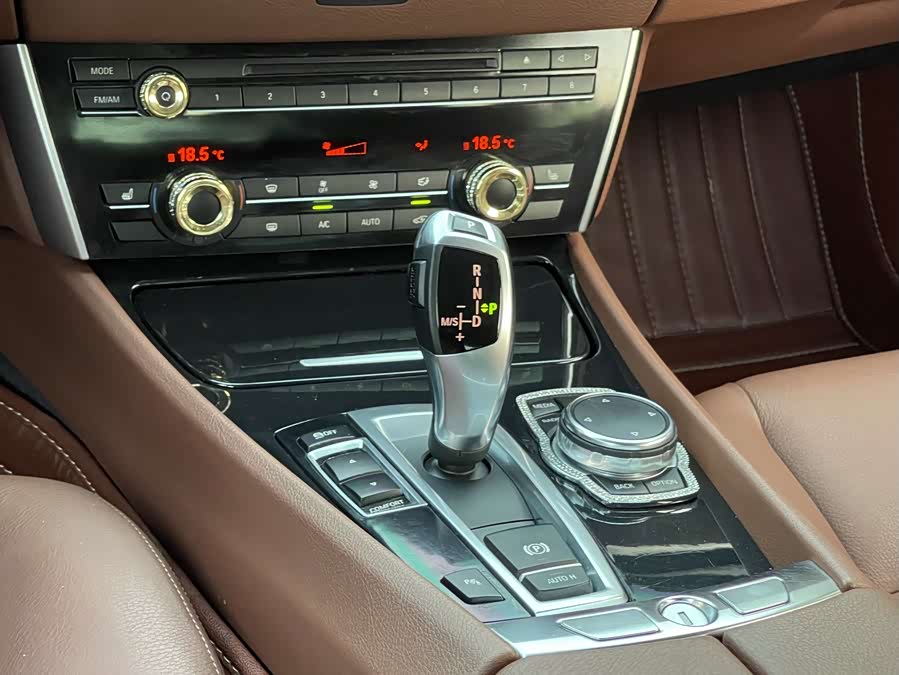 BMW 5 Series GT 2016 صورة سيارة #14