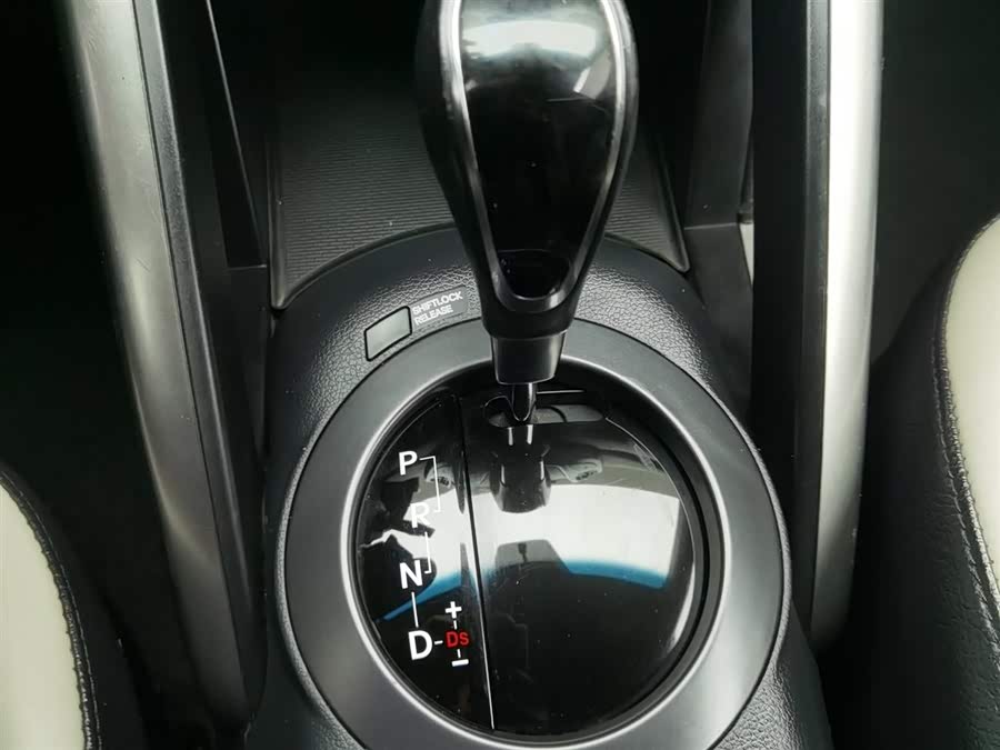 Hyundai Veloster 2014 #14 Hyundai Veloster 2014 car image #14