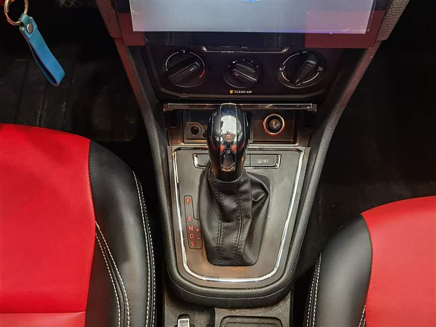 Volkswagen Bora 2018 car image #14