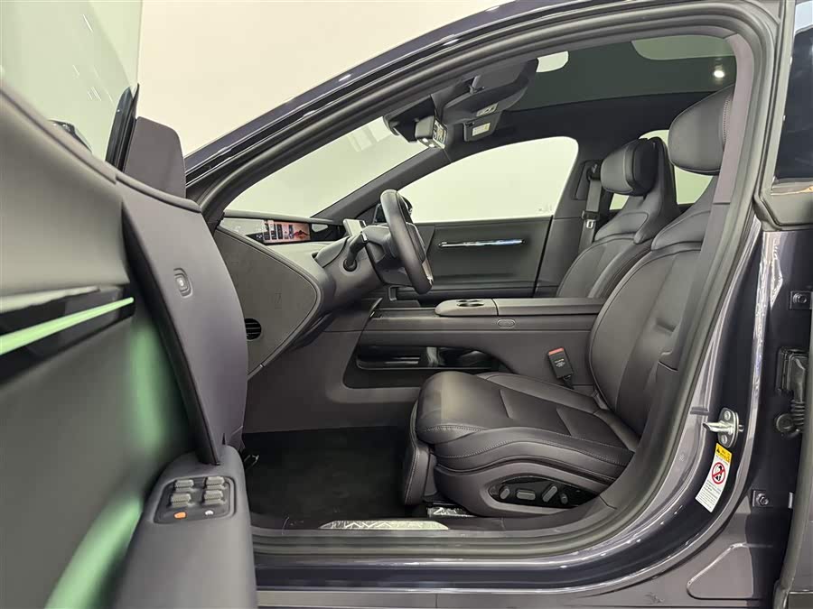 阿维塔 阿维塔06 2025 汽车图片 #14