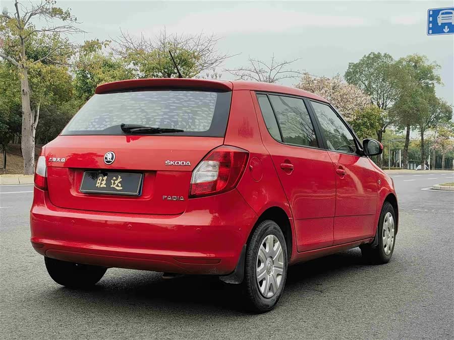 Skoda Fabia 2014 #14 Skoda Fabia 2014 car image #14