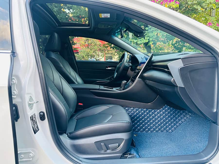 Toyota Avalon 2023 car image #14