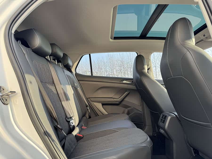 Volkswagen T-Cross 2021 car image #14