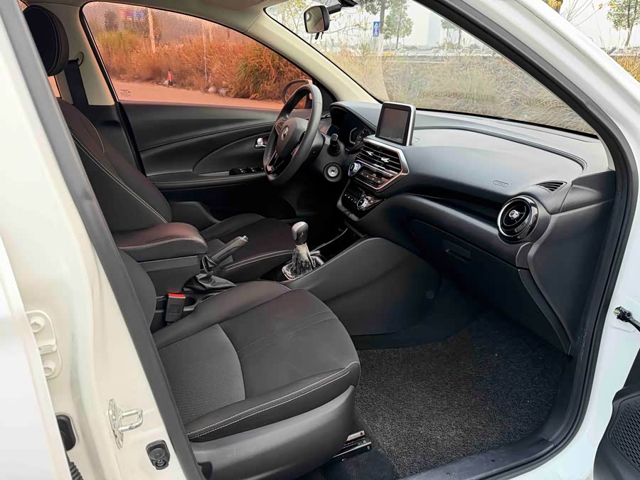 Changan Alsvin 2019 car image #14