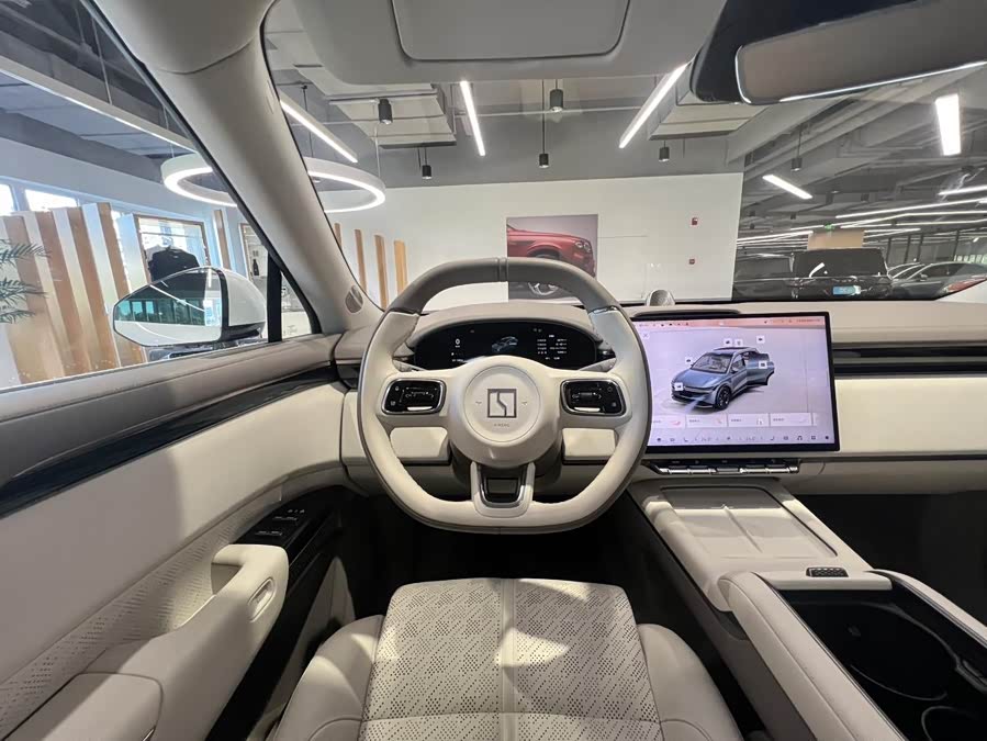 Zeekr 7X 2024 car image #14