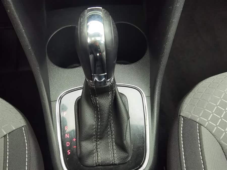 Volkswagen Polo 2019 car image #14