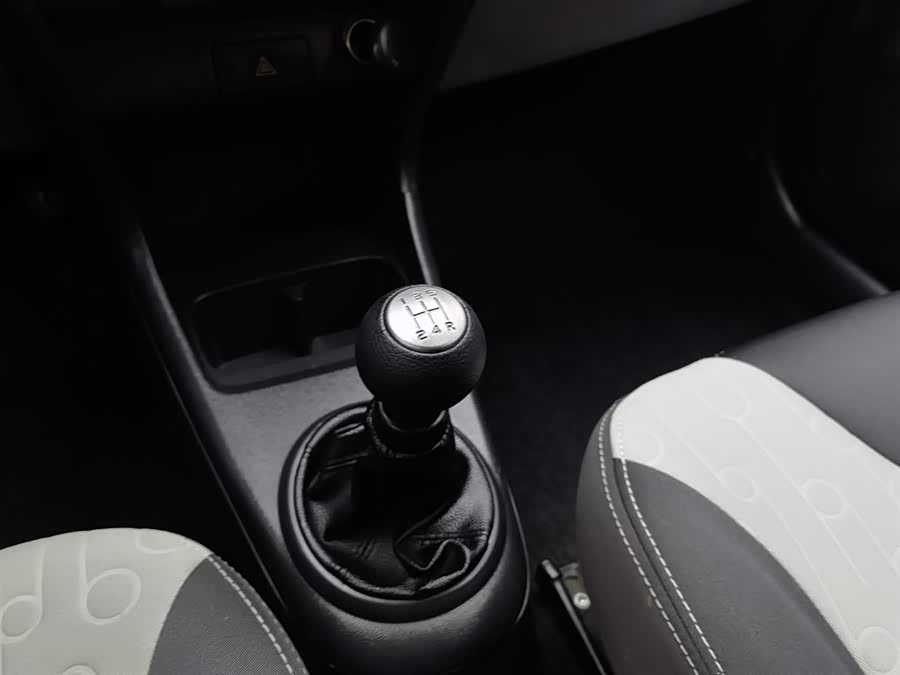 Suzuki 2013 car image #14