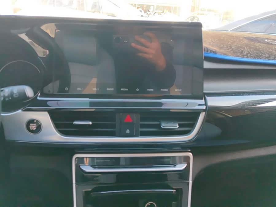 Kia Stonic 2021 car image #14