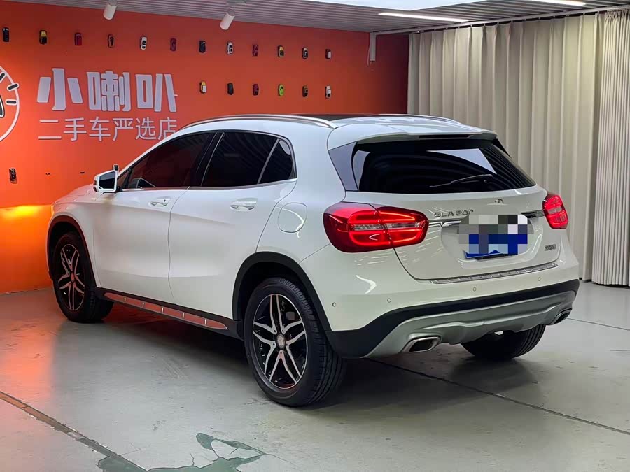 Mercedes-Benz GLA Class 2015 immagine di auto #14