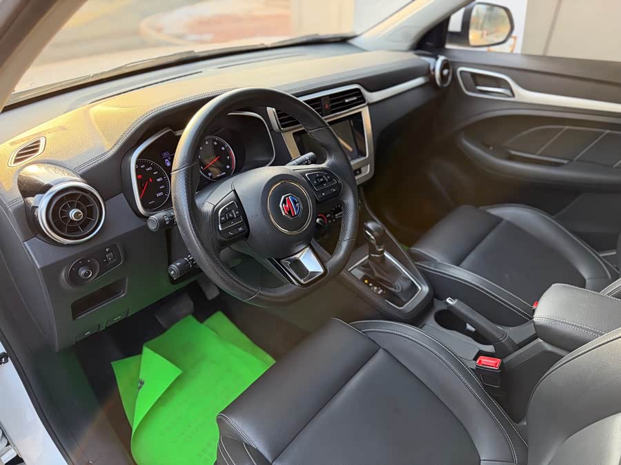 MG ZS 2019 car image #14
