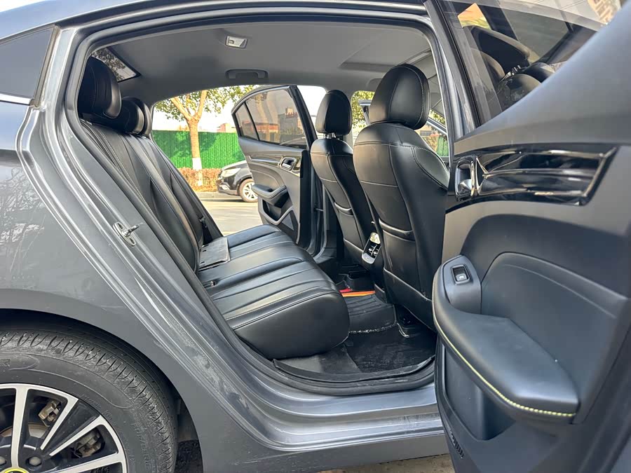 Roewe i5 2021 car image #14