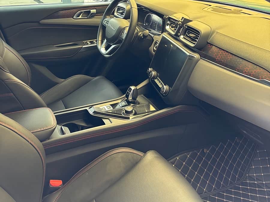 Lynk & Co 03 2019 car image #14