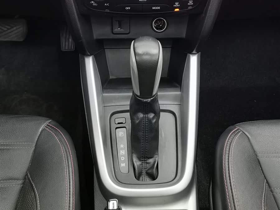 Suzuki Vitara 2017 car image #14