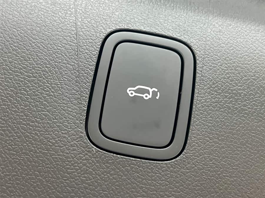 2025 car image #14
