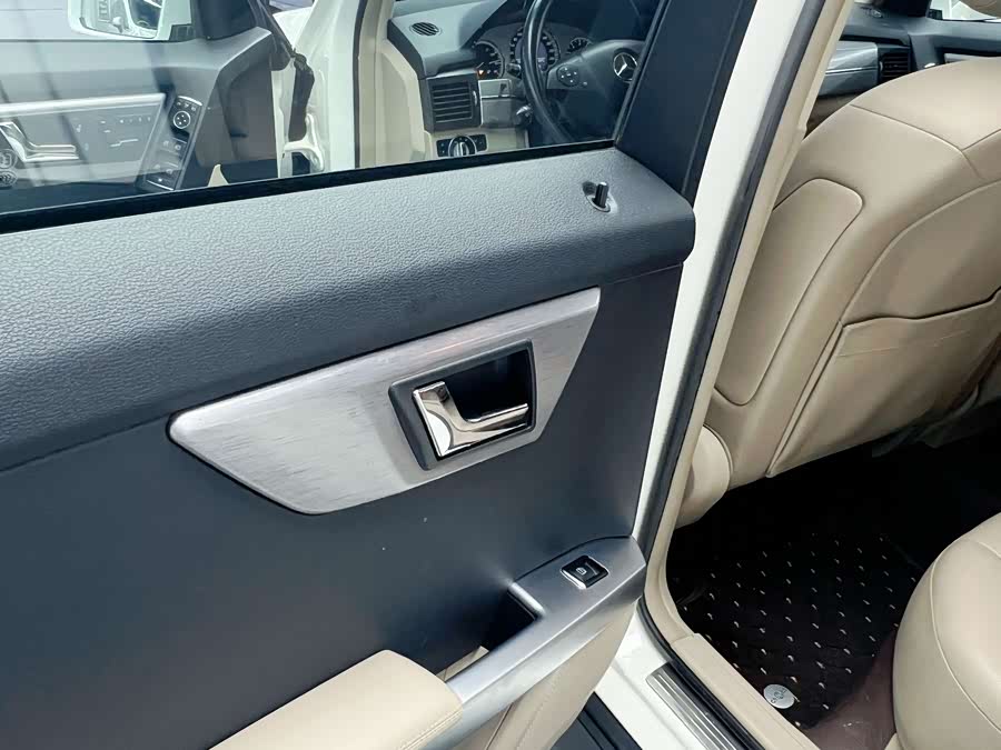 Mercedes-Benz GLK Class (Imported) 2011 #14 Mercedes-Benz GLK Class (Imported) 2011 car image #14