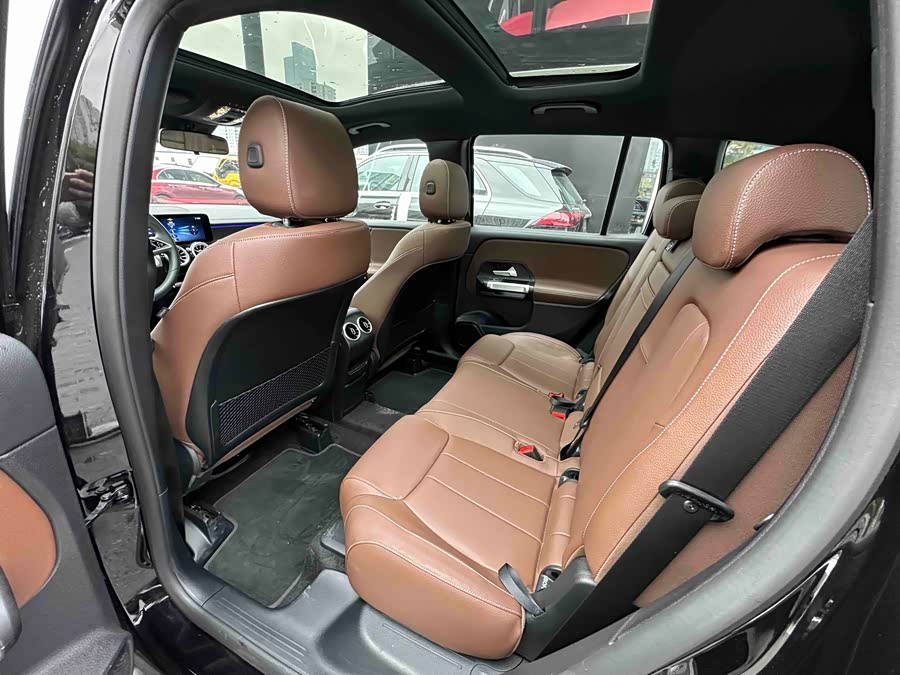 Mercedes-Benz GLB Class 2025 car image #14