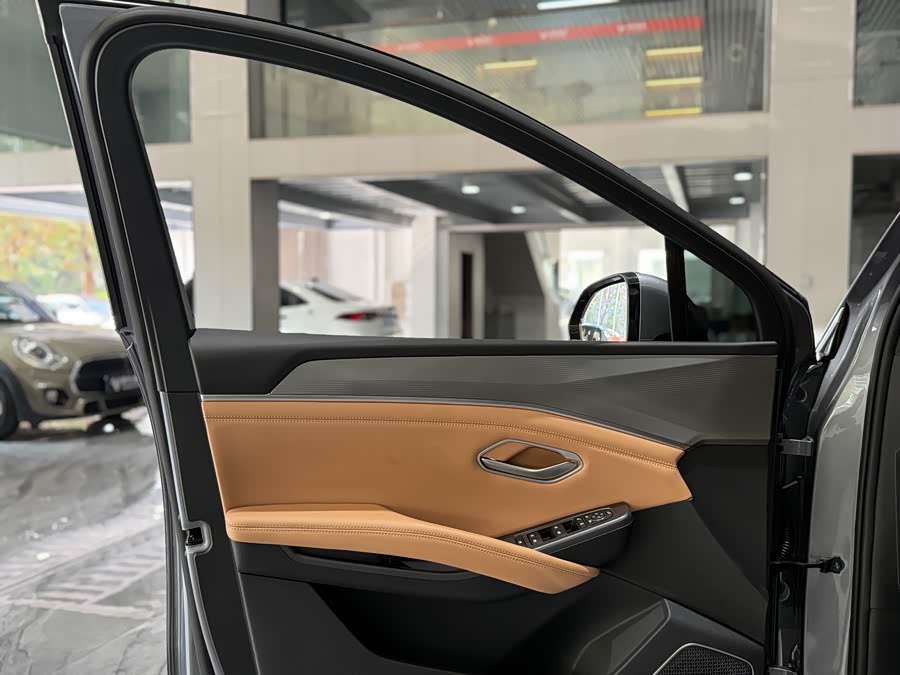 BYD SongL DM-i 2024 car image #14