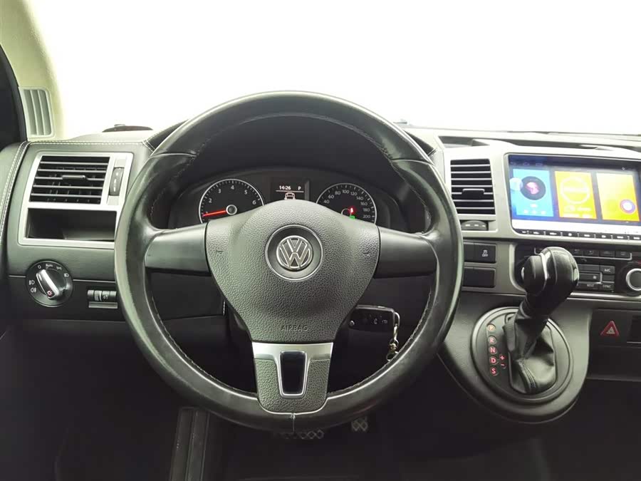 Volkswagen Caravelle 2016 car image #14