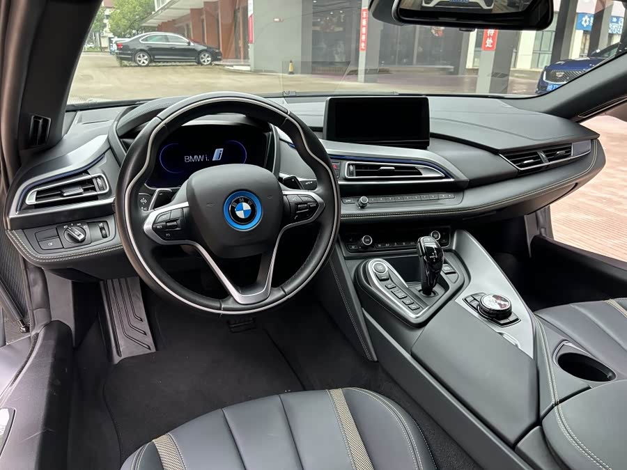 BMW i8 2018 car image #14