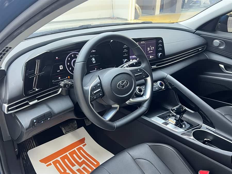 Hyundai Elantra 2022 immagine di auto #14