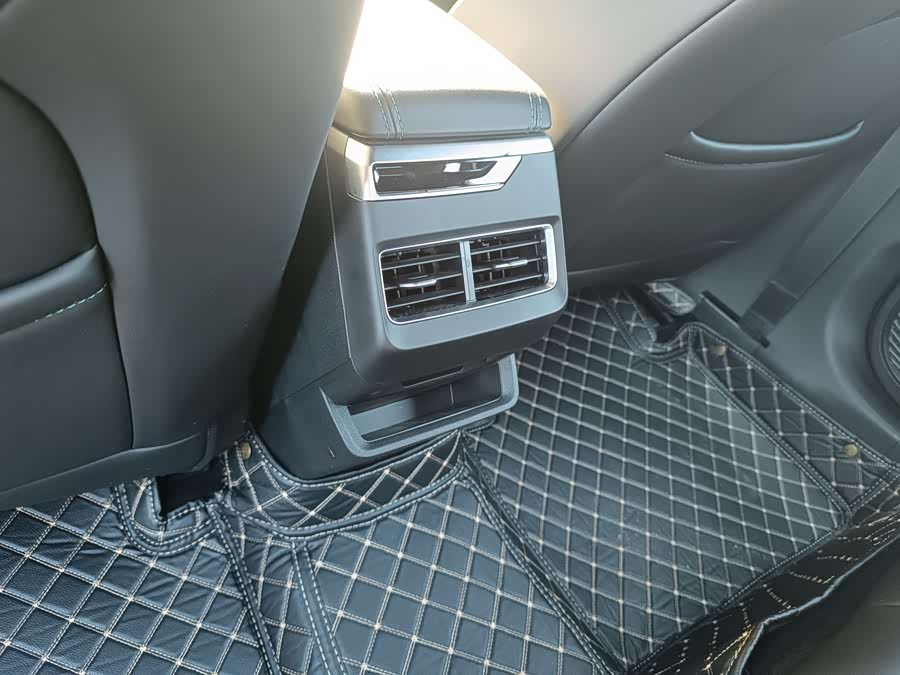 GEELY Preface 2023 car image #14