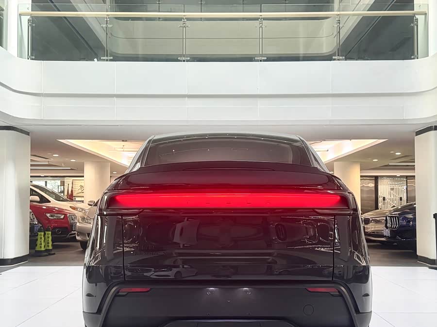 特斯拉 Model Y L 2025 汽车图片 #14