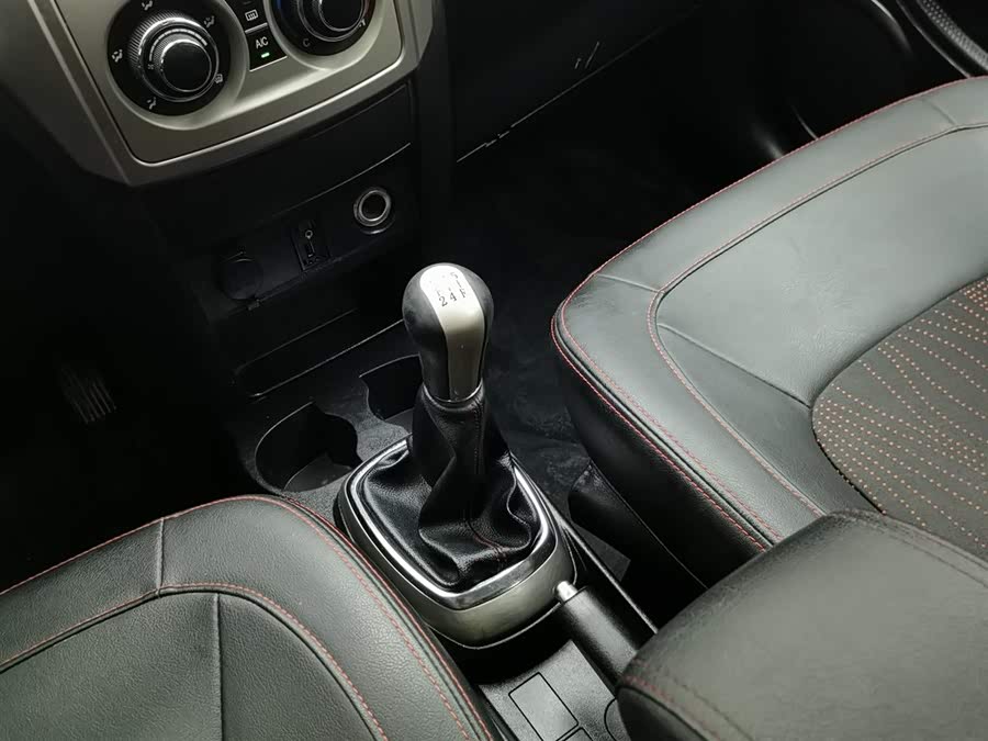 Great Wall M4 2014 صورة سيارة #14