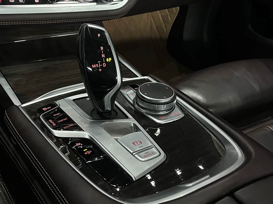 BMW 7 Series 2020 #14 BMW 7 Series 2020 car image #14