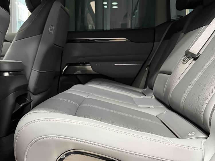 Zeekr 7X 2024 car image #14
