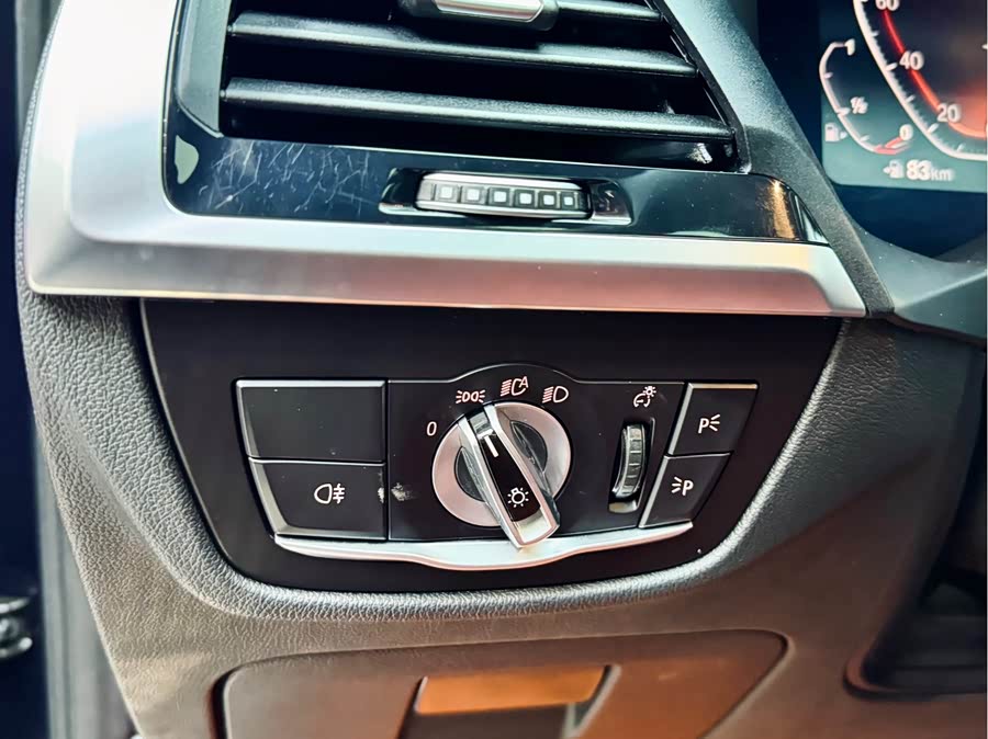 BMW X4 2020 صورة سيارة #14